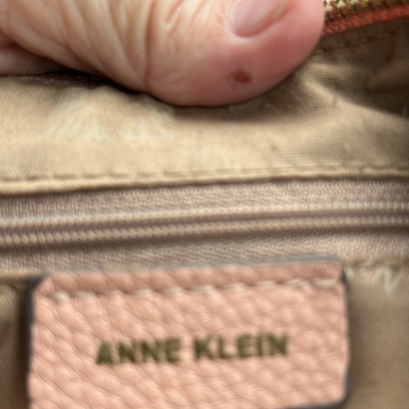 Ladies Anne Klein Crossbody Handbag, Size Small to Medium, Peach, So pretty - Picture 10 of 10